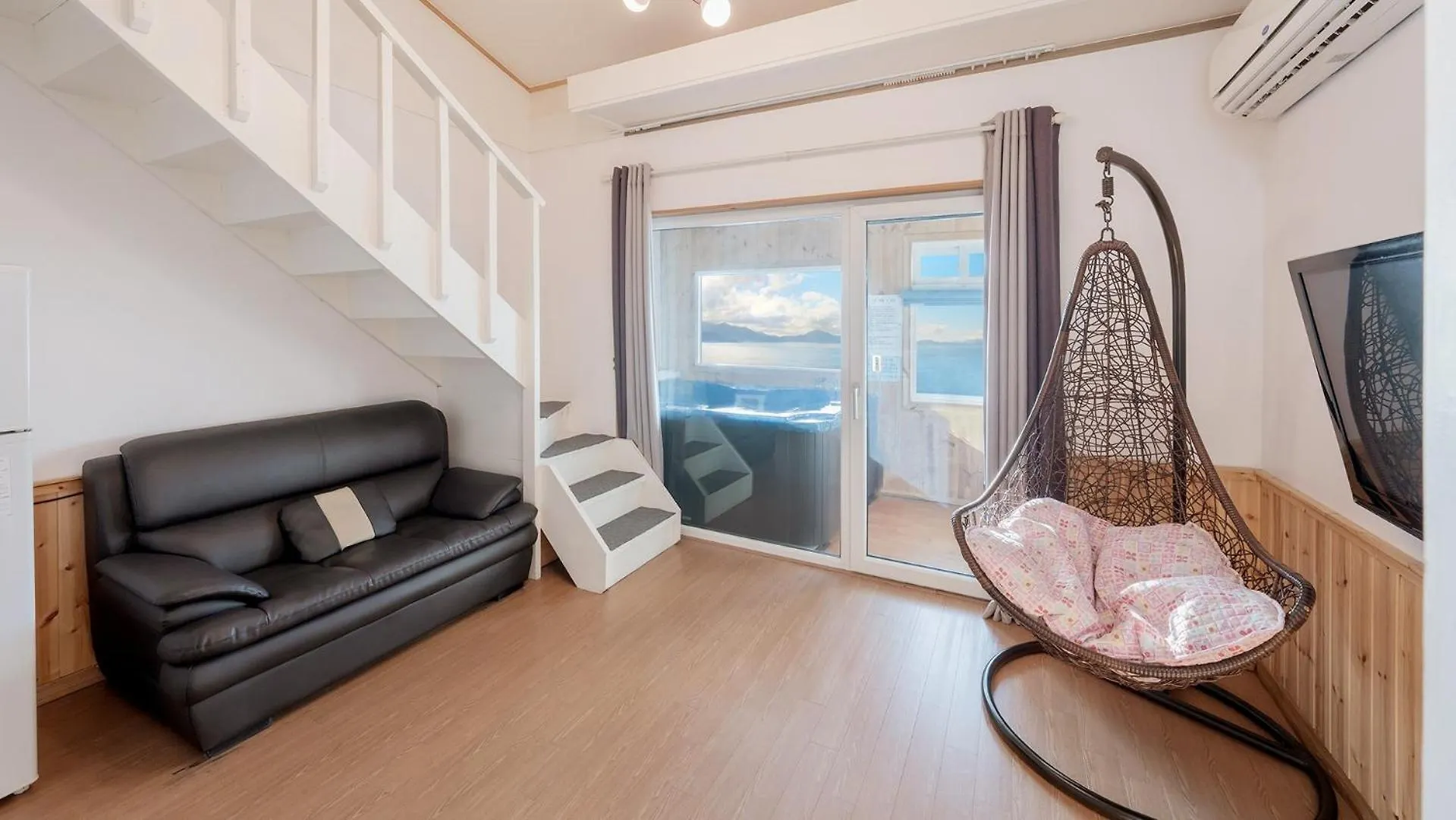 Ganghwado Pension Haemiru Spa Pension Incheon Guest house